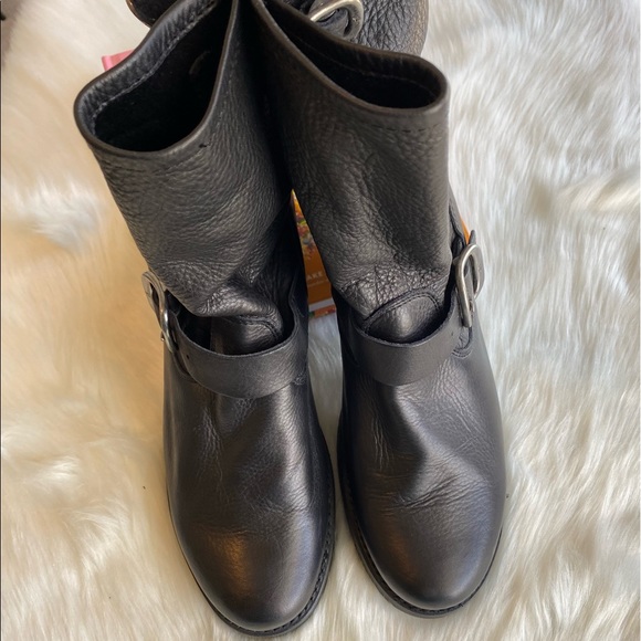 NWOT Frye Boots Size 9 - Picture 4 of 14